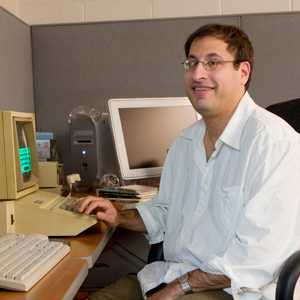 Headshot of Matthew Kirschenbaum